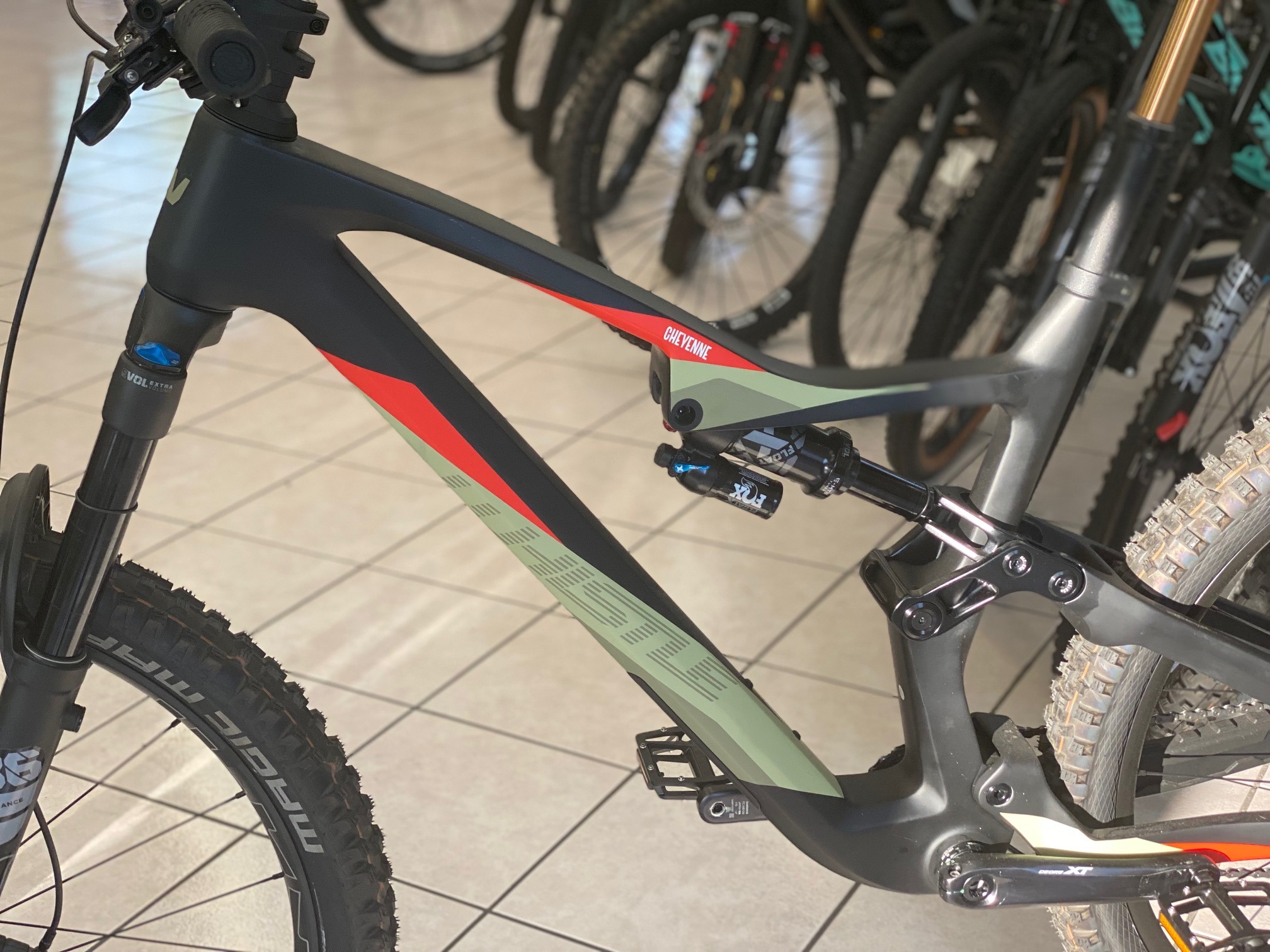 Whistle CHEYENNE ENDURO 29" 12V 2024