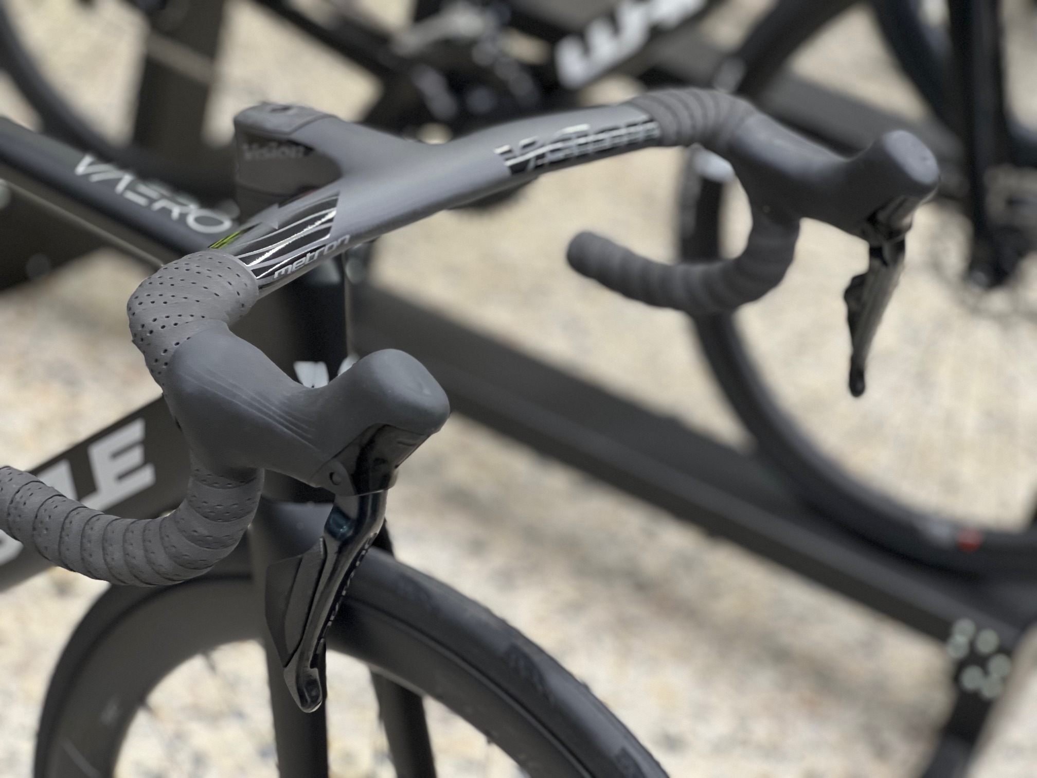 Whistle VAERO DURA ACE DI2 12V 2024