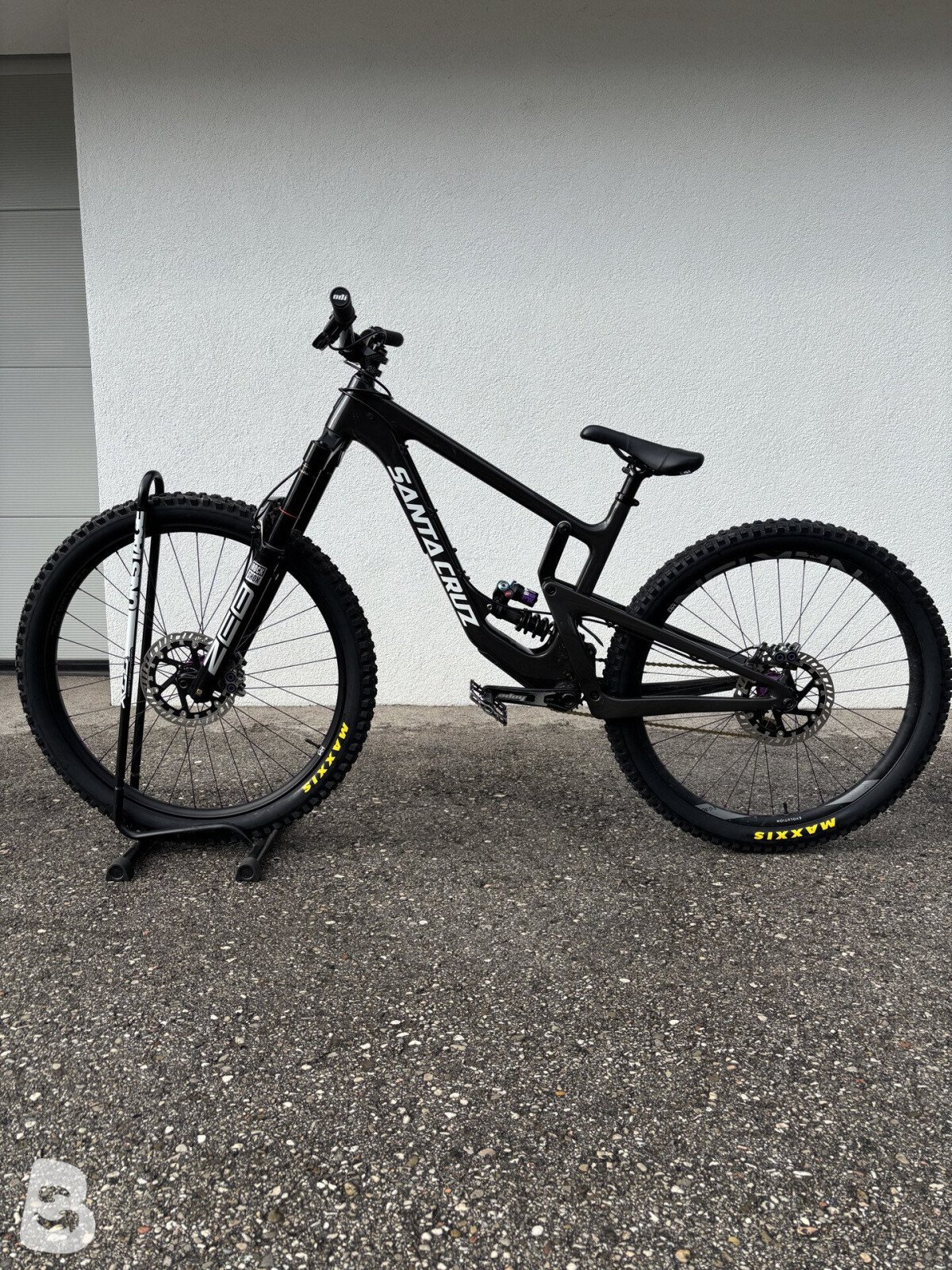 Santa Cruz Nomad Carbon CC X01 2022