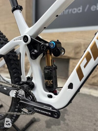 Pivot Firebird Race XT PRO 2025