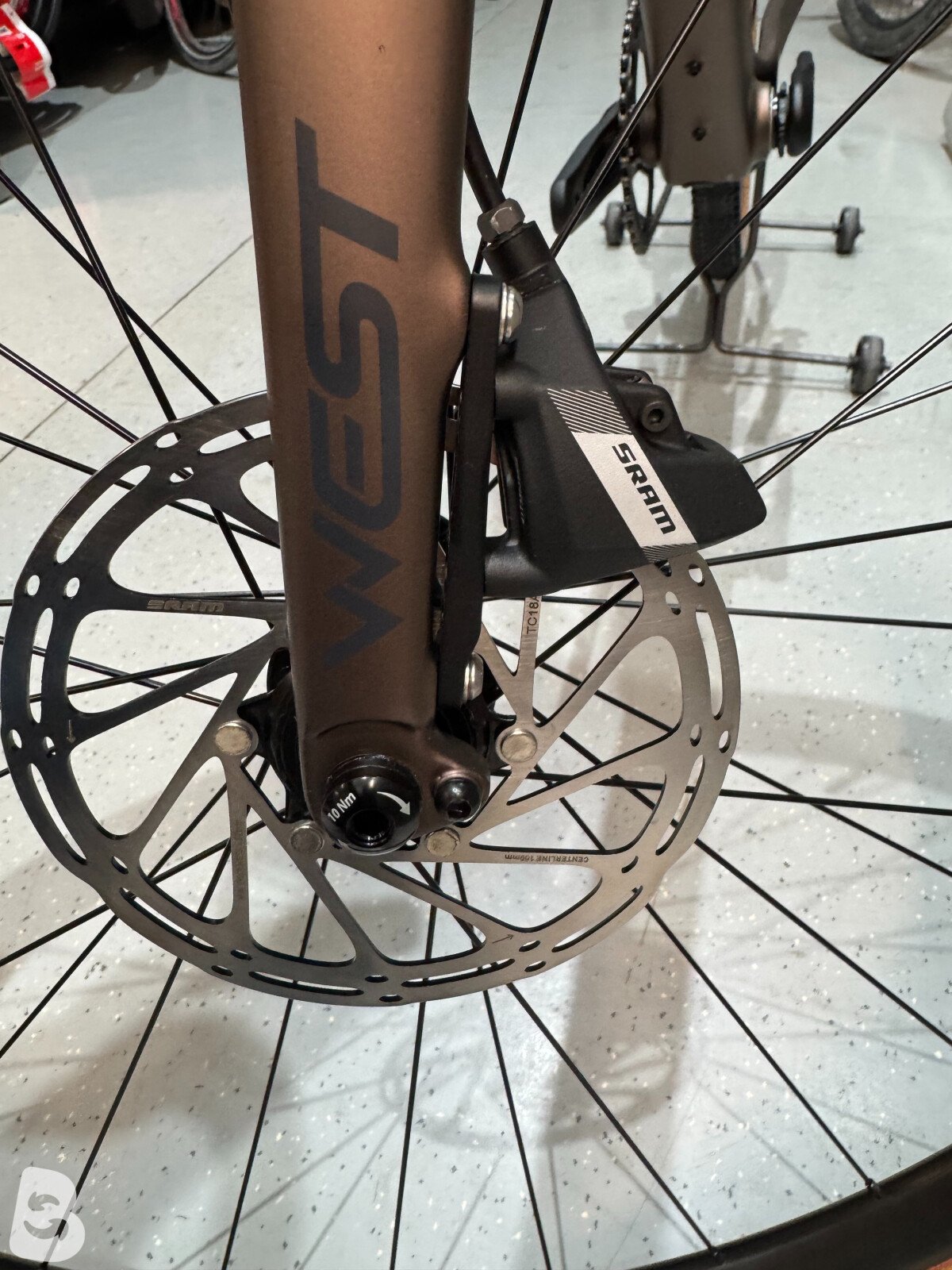 Megamo West 10 2025