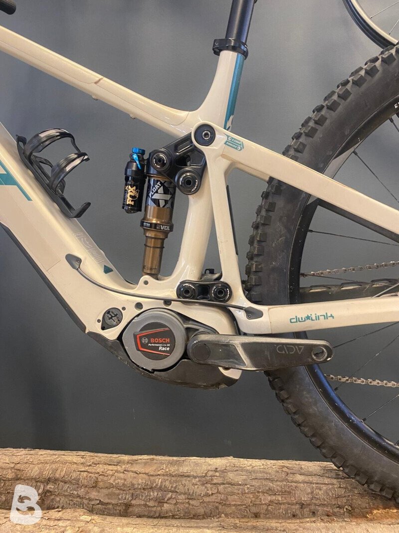 Pivot Shuttle AM 2024