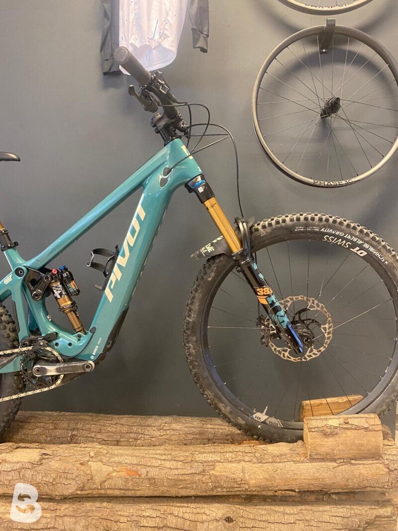 Pivot Shuttle LT 2025