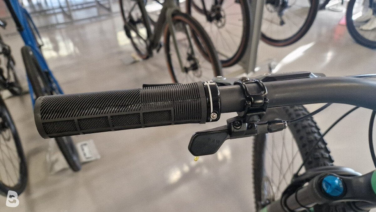 Specialized Stumpjumper 15 Expert 2025