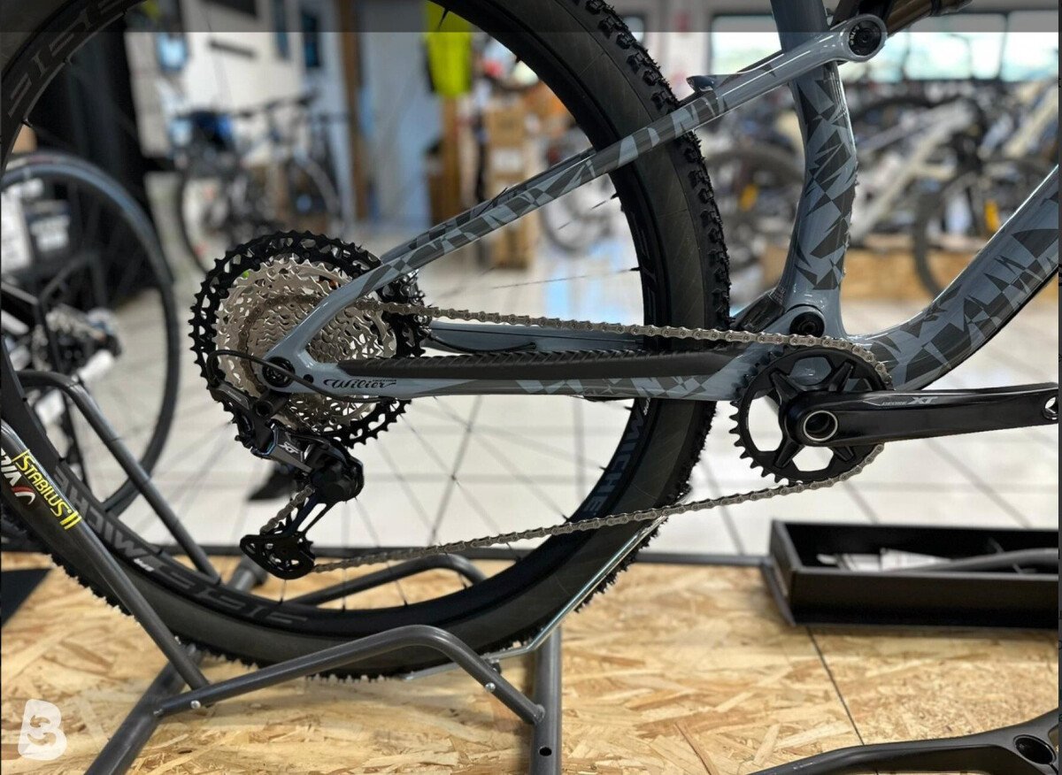 Wilier URTA MAX SLR 2025