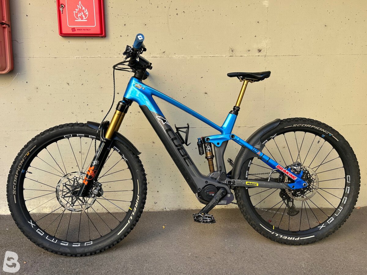 Cube Stereo Hybrid Actionteam (custom) 2023
