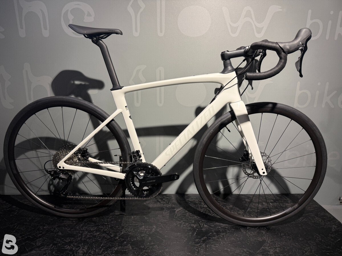 Specialized Roubaix SL8 Sport 105 2025