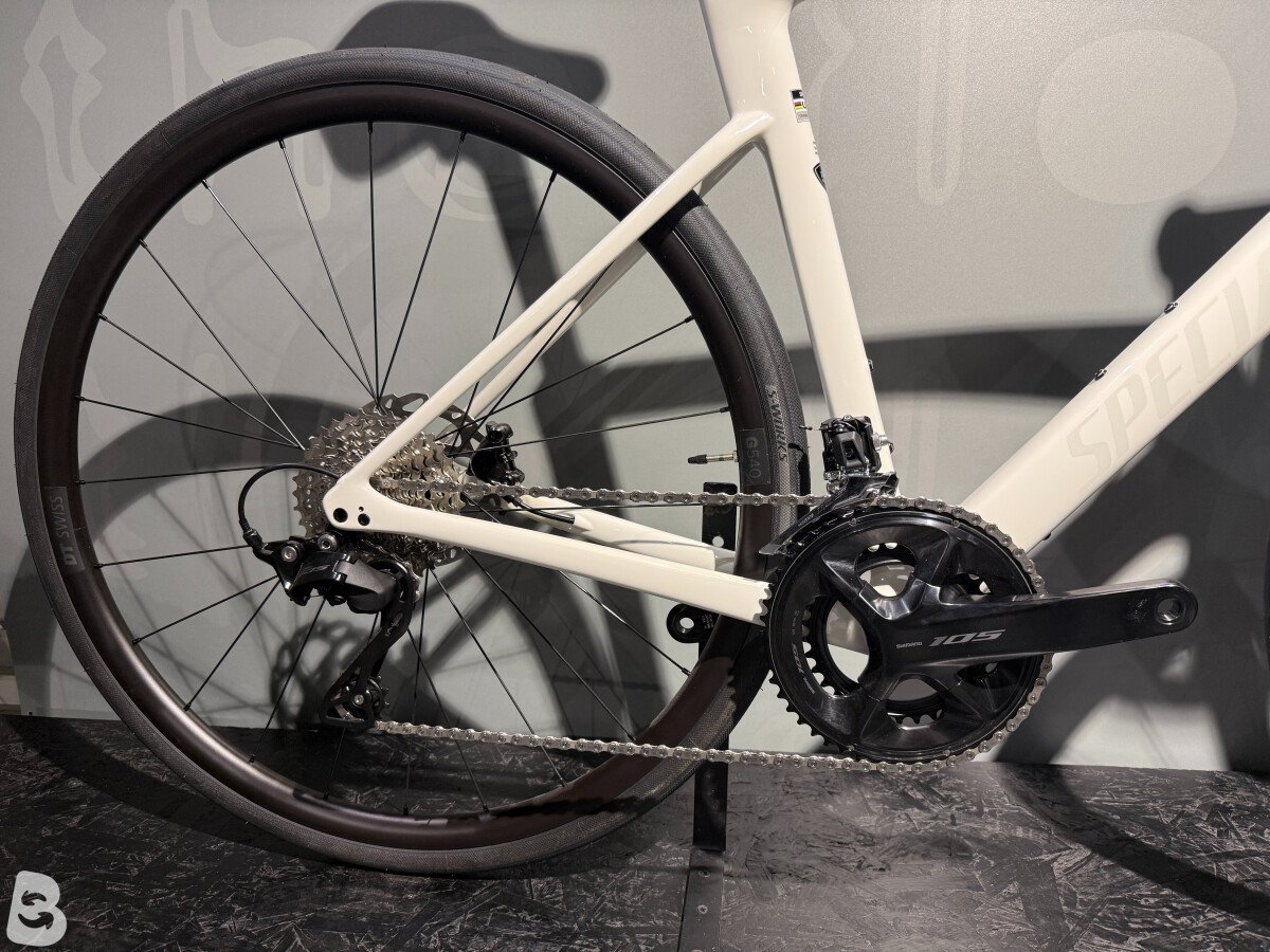 Specialized Roubaix SL8 Sport 105 2025