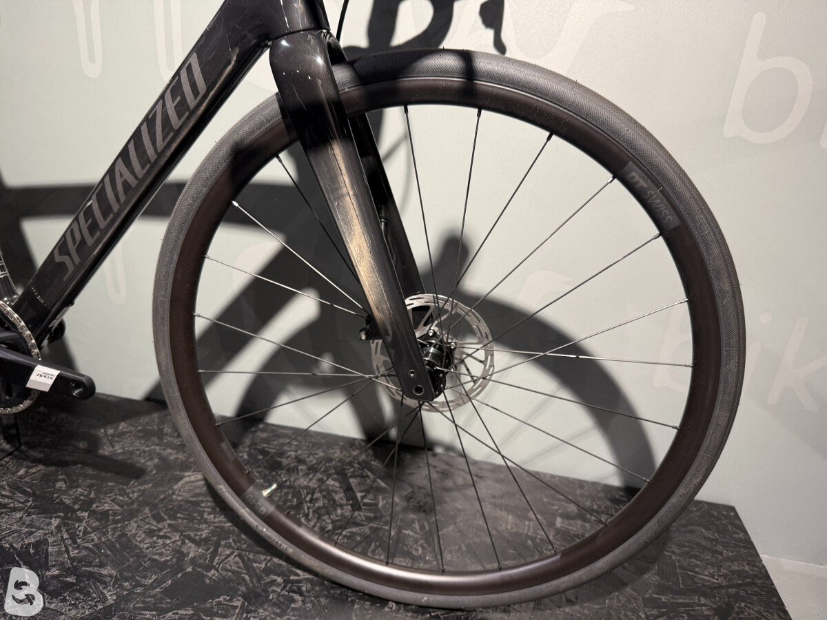 Specialized Roubaix SL8 Sport APEX 2025