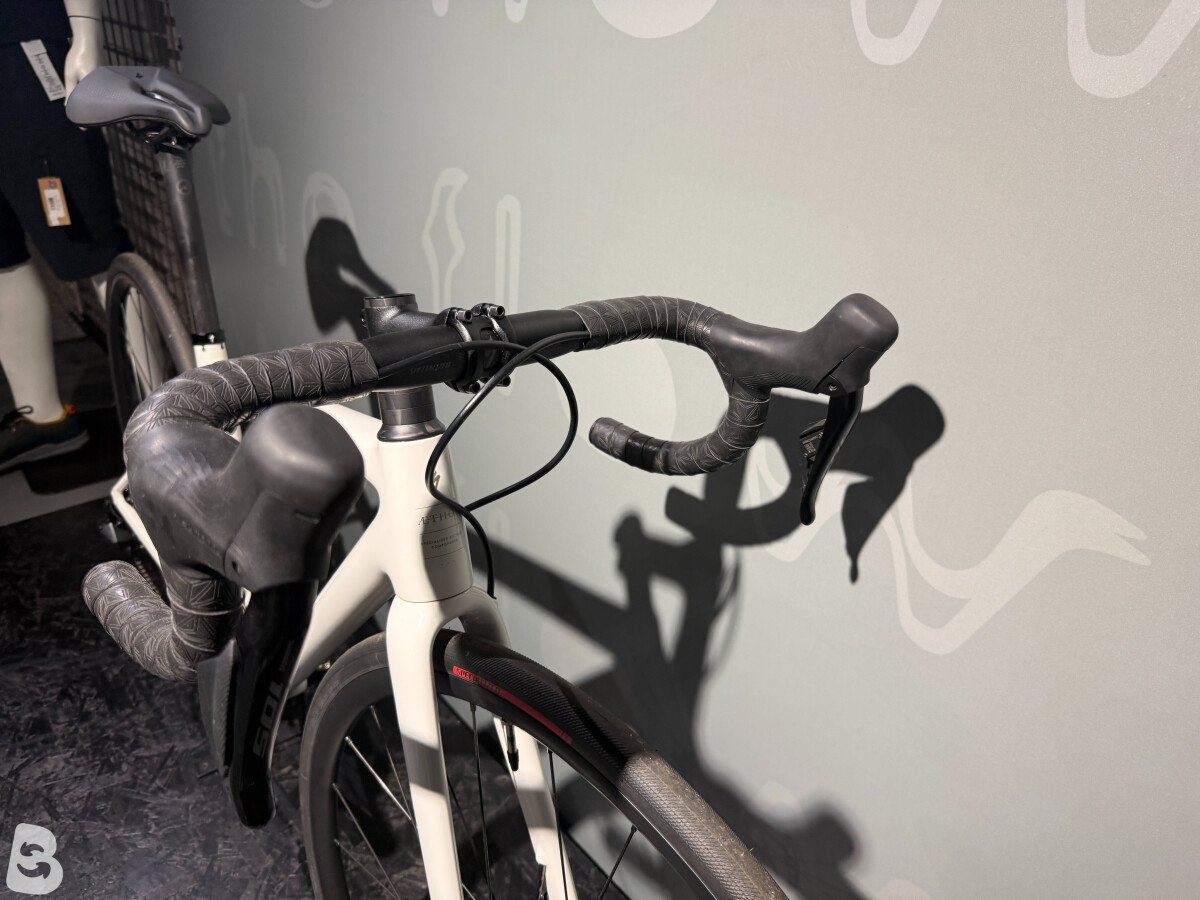 Specialized Aethos Comp Shimano 105 Di2 2025