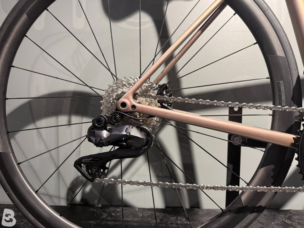 Specialized Aethos S-Works custom Ultegra Di2 2024