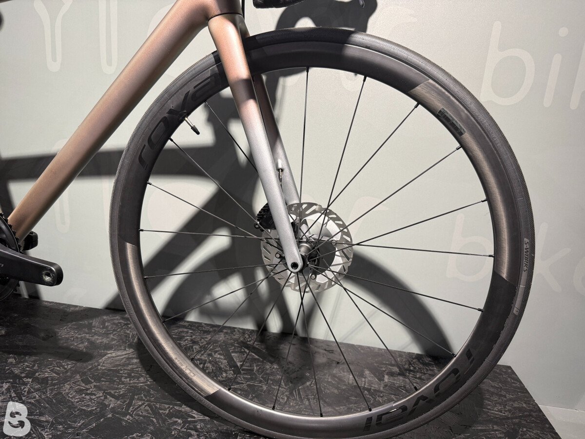 Specialized Aethos S-Works custom Ultegra Di2 2024