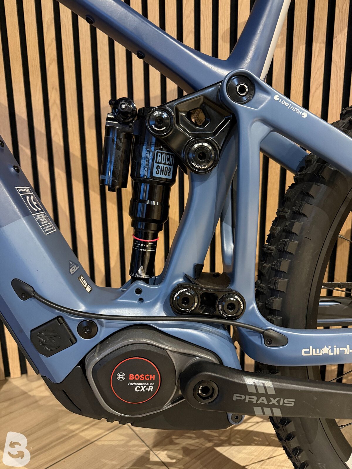 Pivot Shuttle AM Pro XO 2026