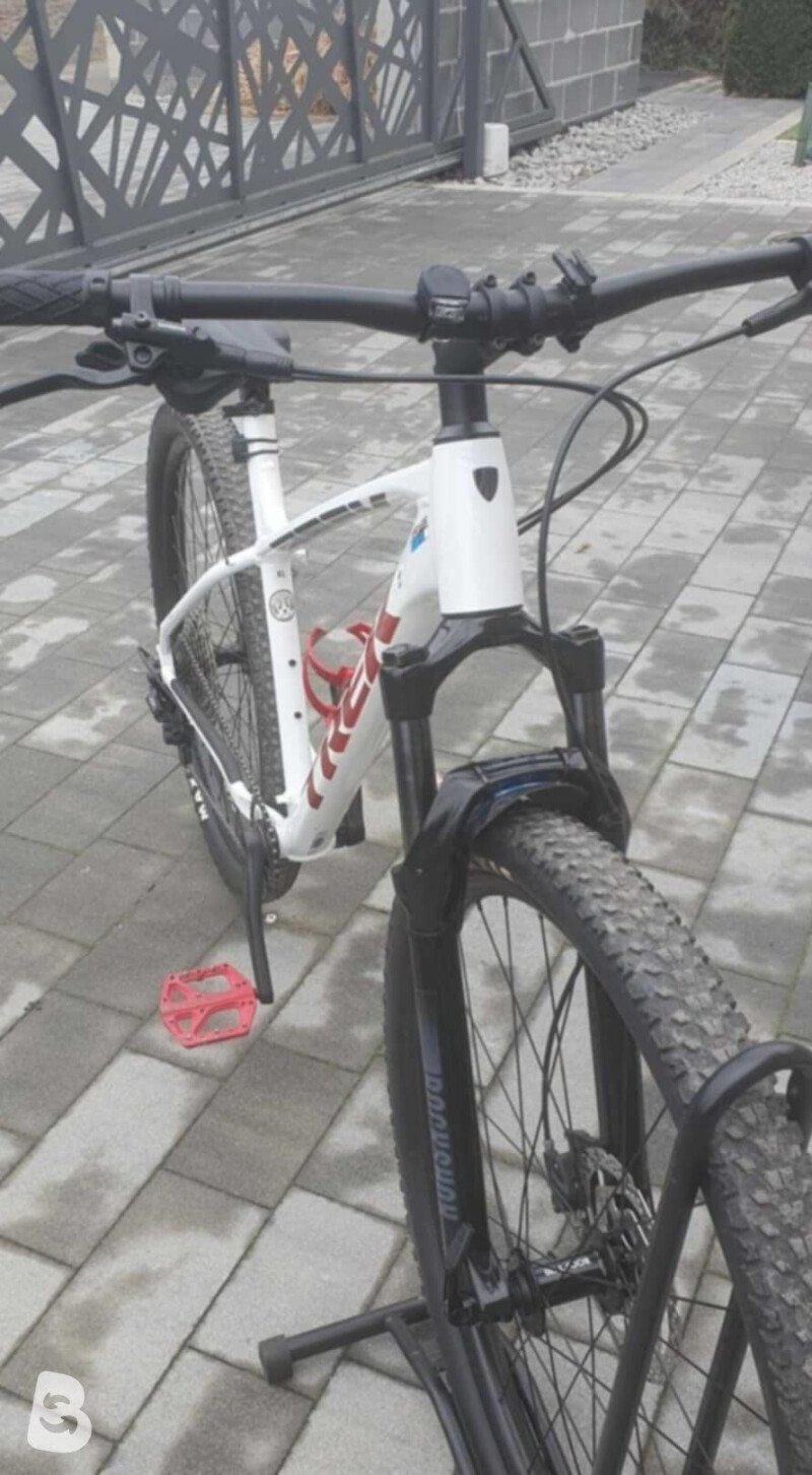 Trek X-Caliber 8 2022