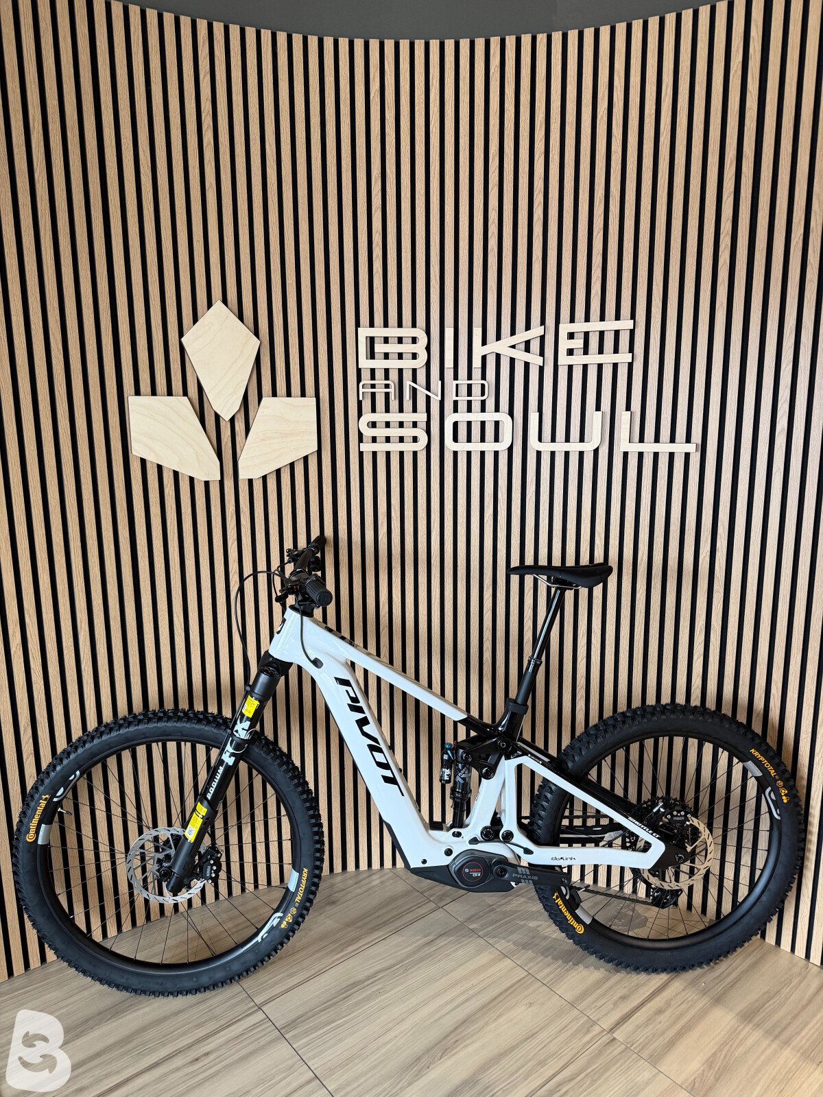 Pivot Shuttle LT Pro XO 2026