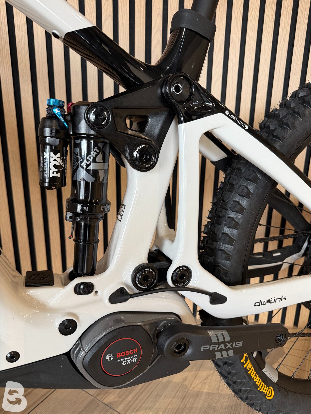 Pivot Shuttle LT Pro XO 2026