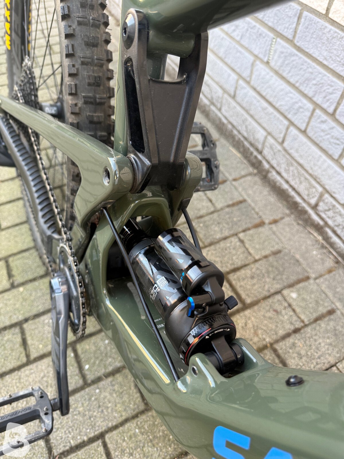 Santa Cruz Bronson R Carbon 2022