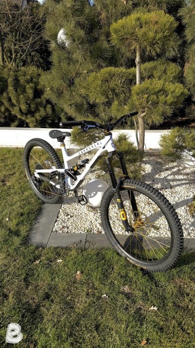 Commencal Clash custom 2025