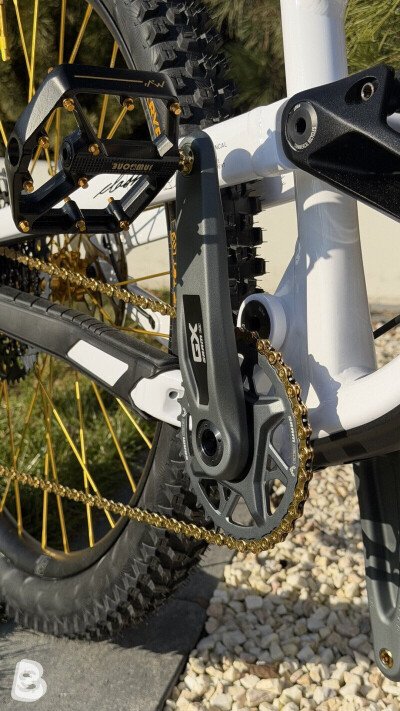 Commencal Clash custom 2025