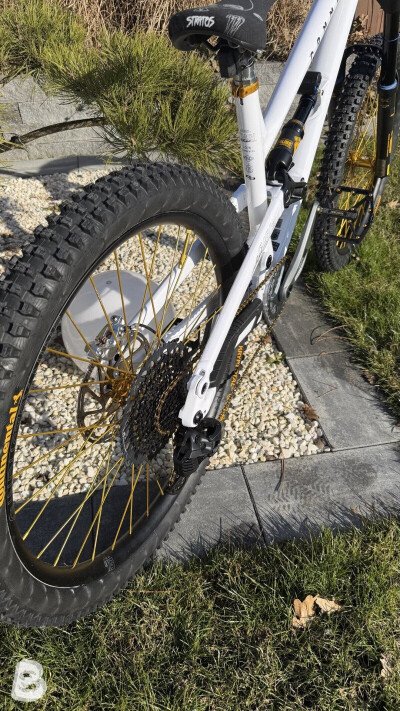 Commencal Clash custom 2025