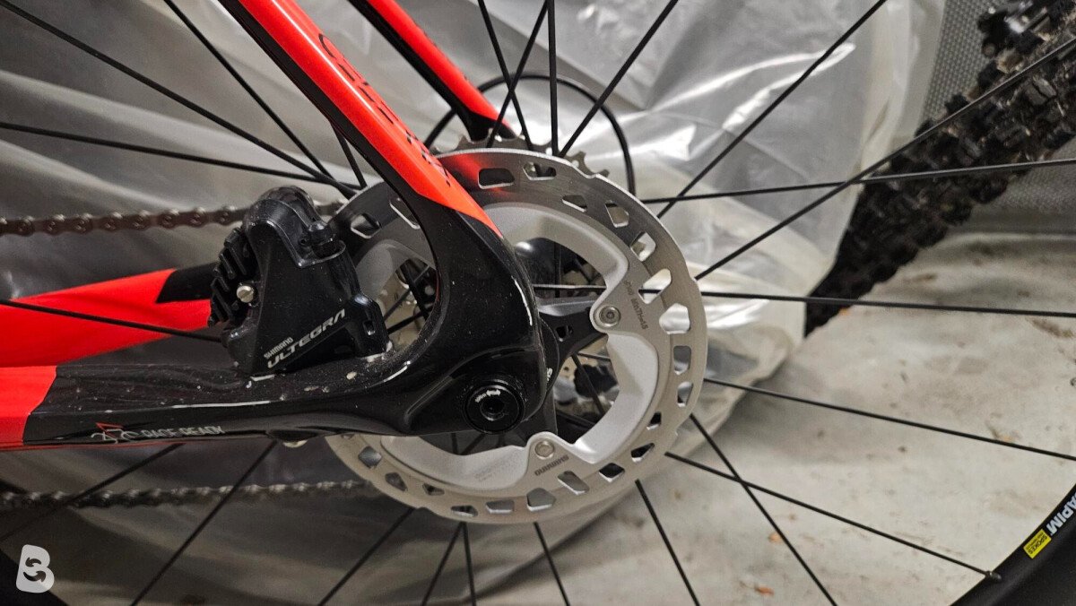 Drag Celerra DB Pro U-21 black red 2022 - RH-M 2022