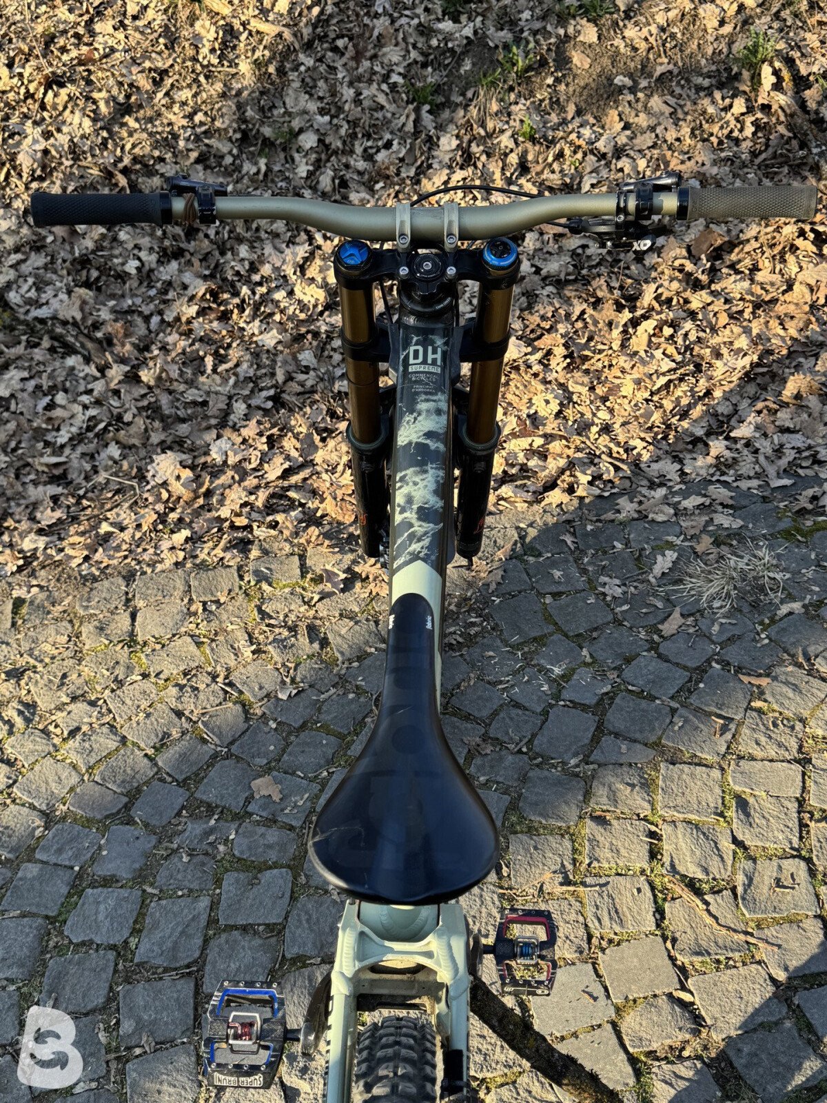 Commencal supreme dh v4 2021