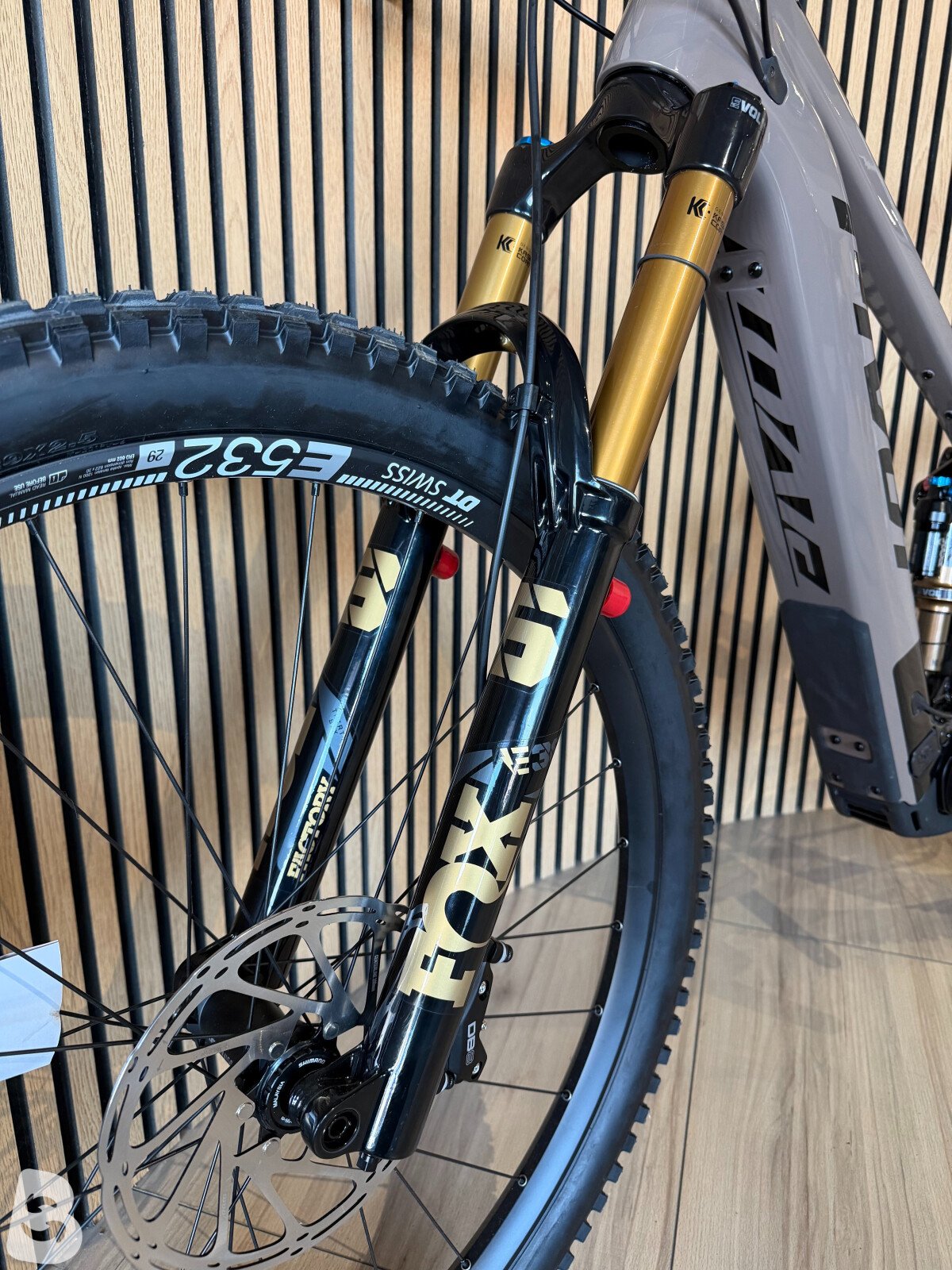 Pivot Pivot Shuttle AM Ride Eagle - Upgrade FOX 2026