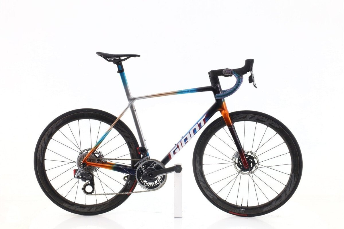Giant TCR Advanced AXS 12V 2024