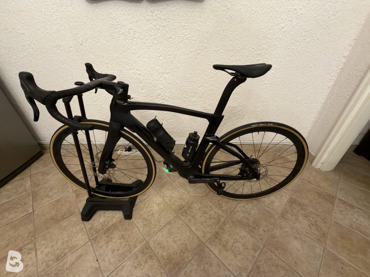 Pinarello Dogma F 2023