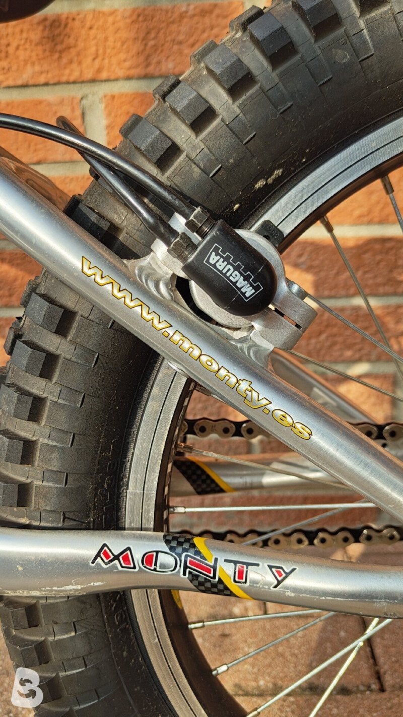 Monty Alu7005um 2008