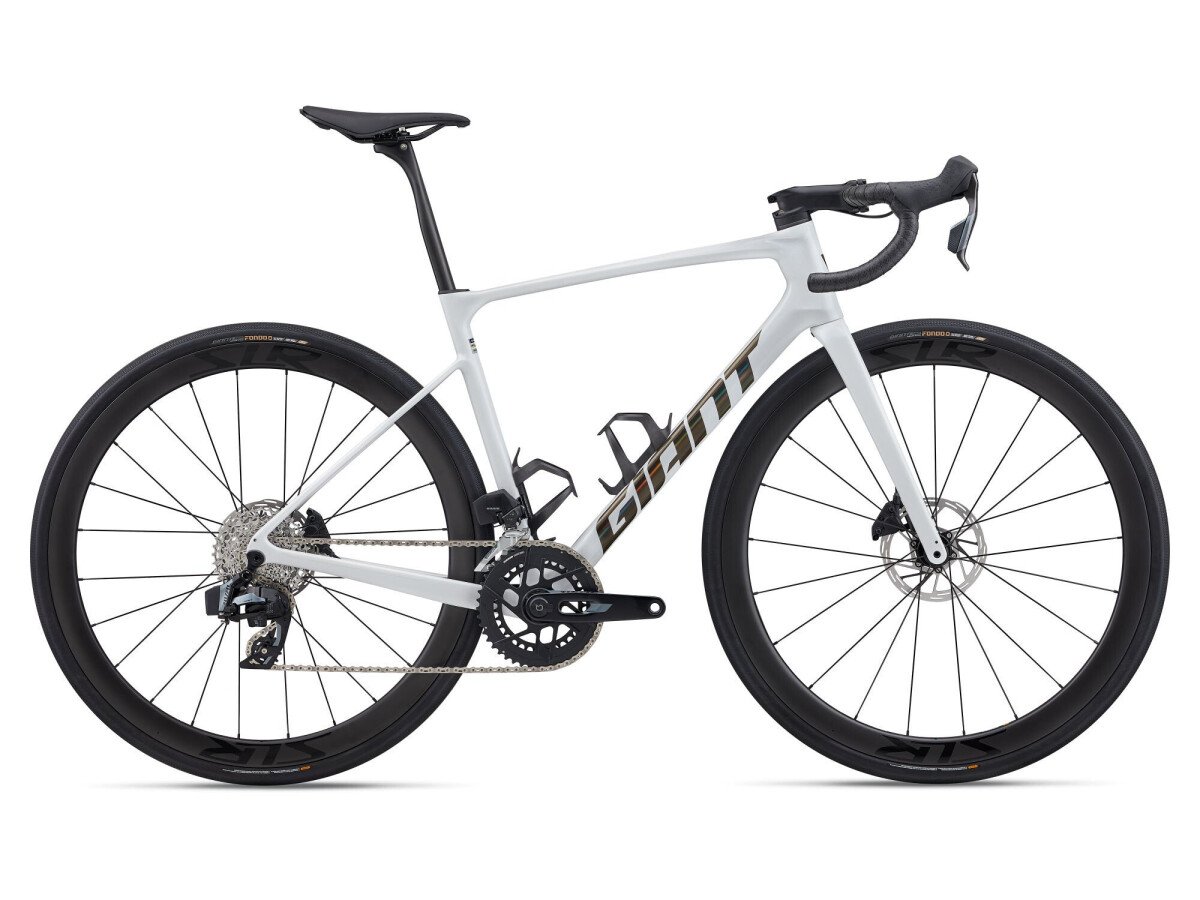 Giant Defy Advanced Pro 1 white 2026