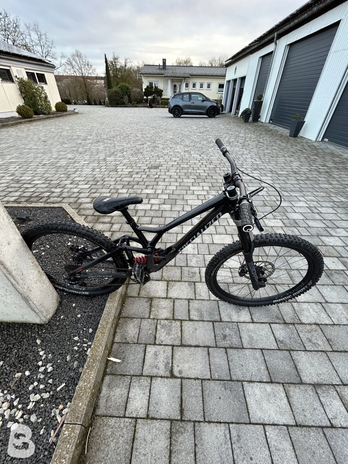 Specialized Demo Expert 2021