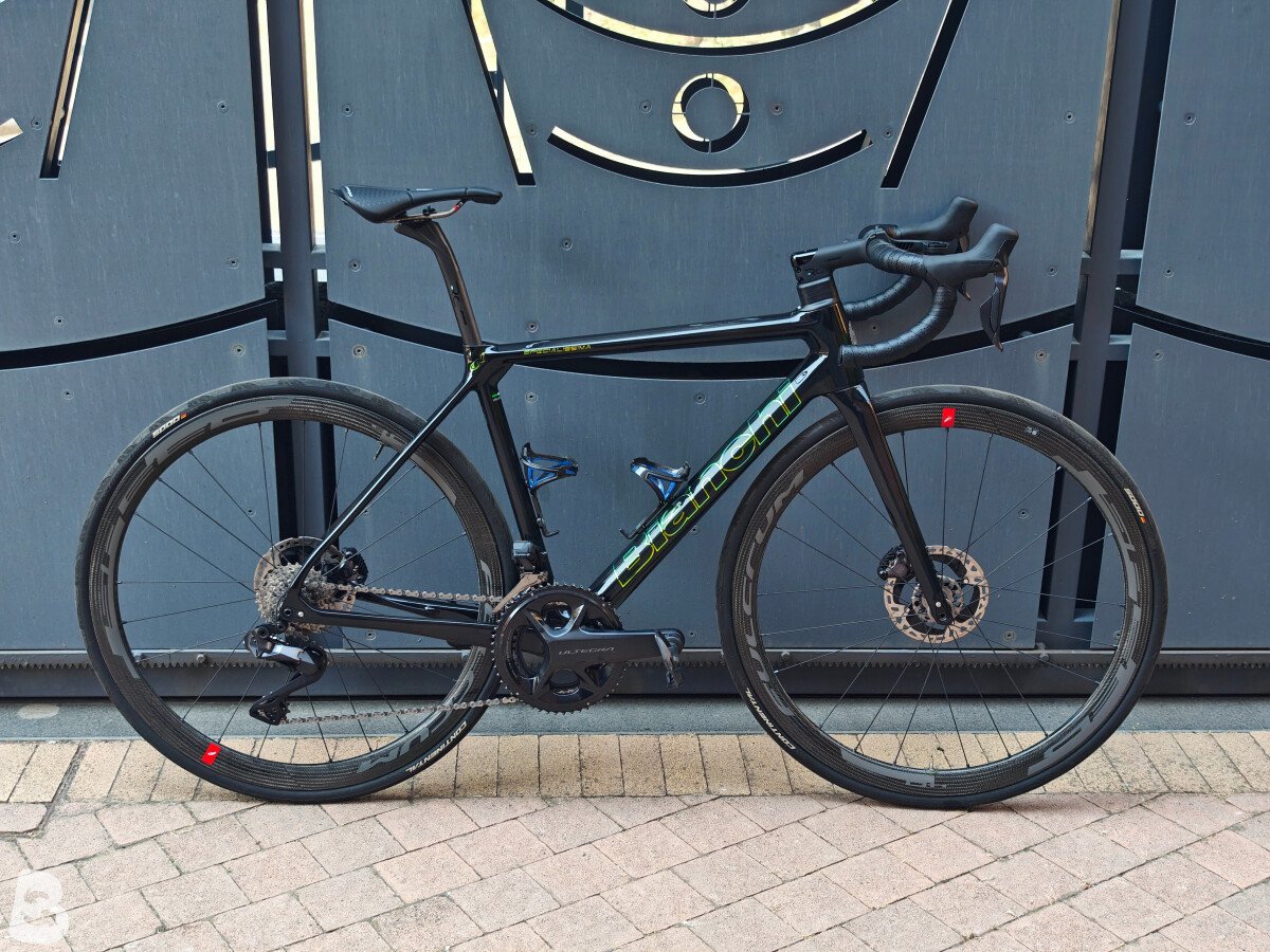 Bianchi Specialissima Ultegra Di2 2023