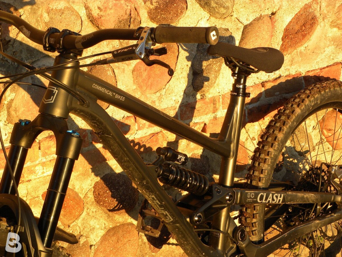 Commencal Clash 2025