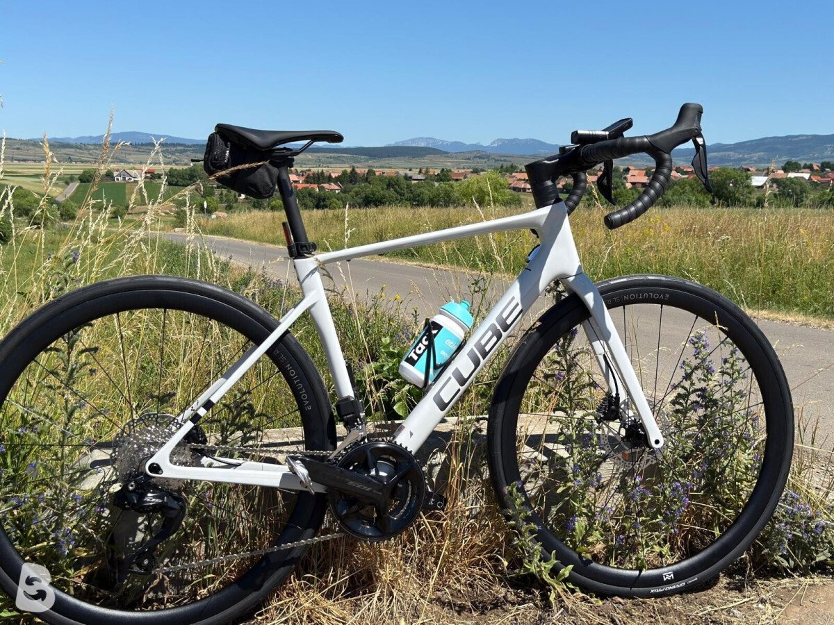 Cube Attain C:62 SLX Di2 105 12v 2025