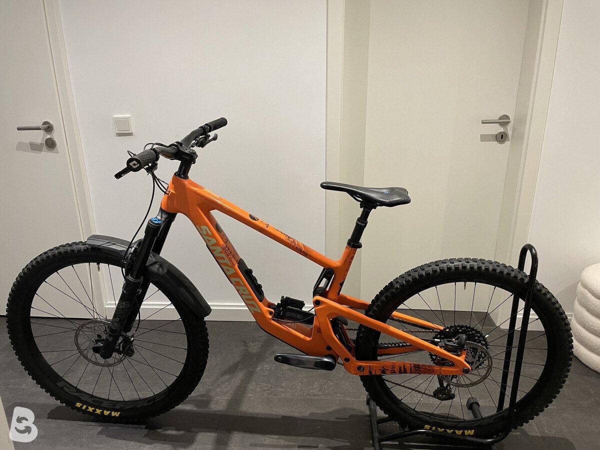 Santa Cruz Bronson Carbon L 2025