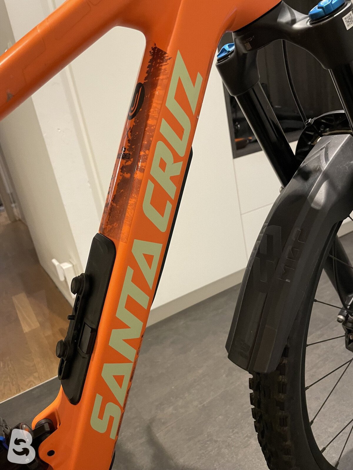 Santa Cruz Bronson Carbon L 2025