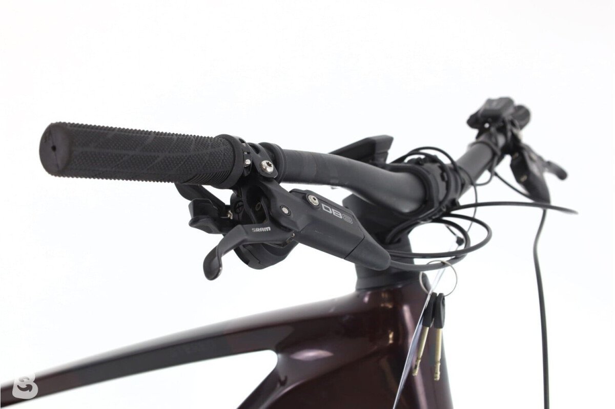Cube Stereo Hybrid Race XT 2023