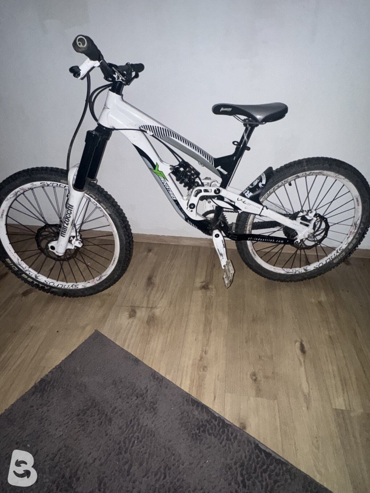 YT Industries Tues 2011