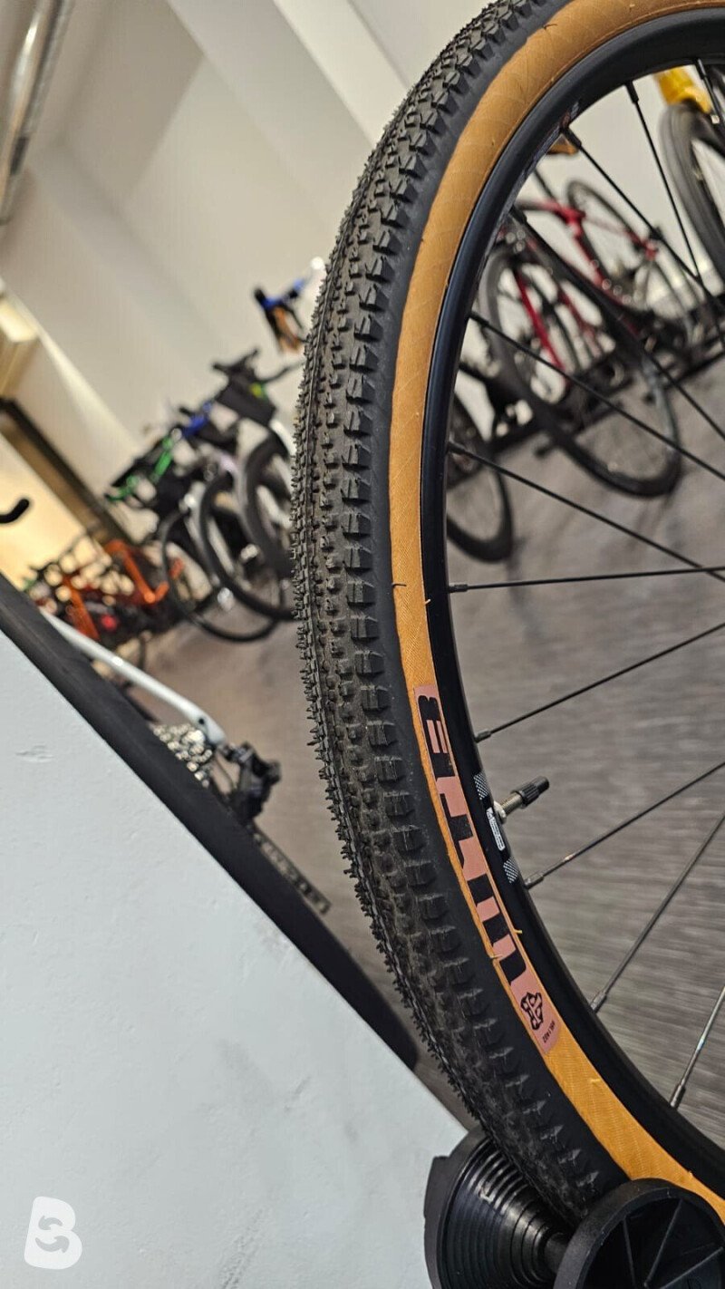 Rock Machine Gravelride CRB 700 disc GRX 2023