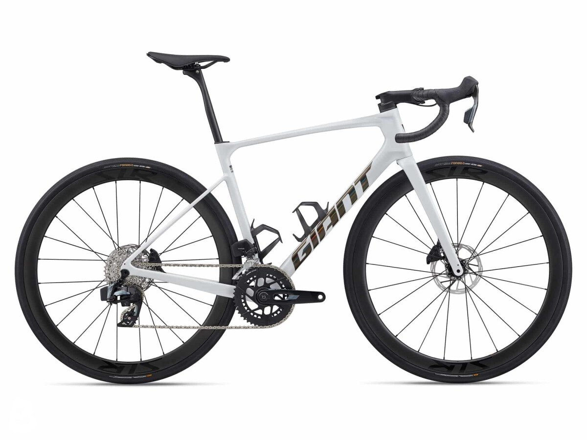 Giant Defy Advanced Pro 1 white 2026
