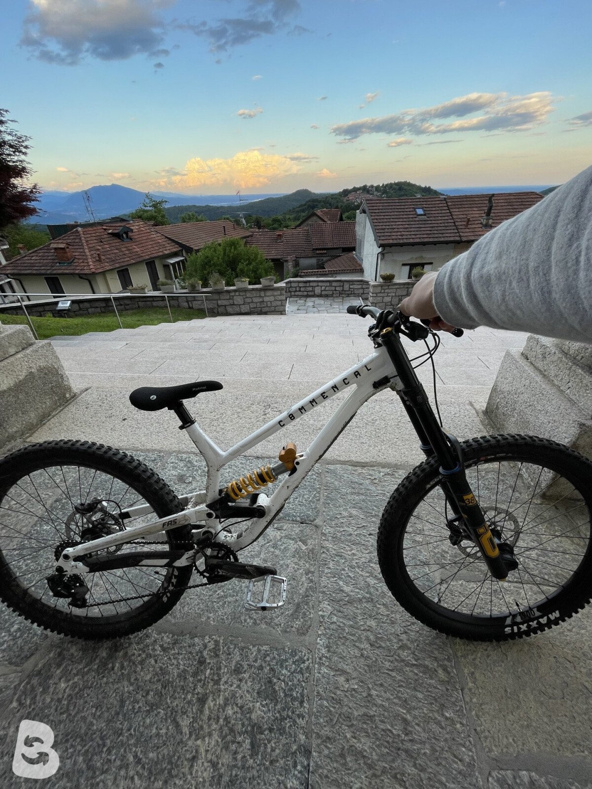 Commencal Furious Ohlins 2025