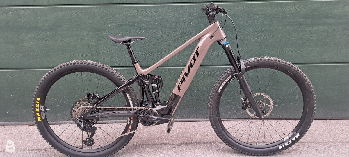 Pivot Shuttle AM Pro/Ride 2025