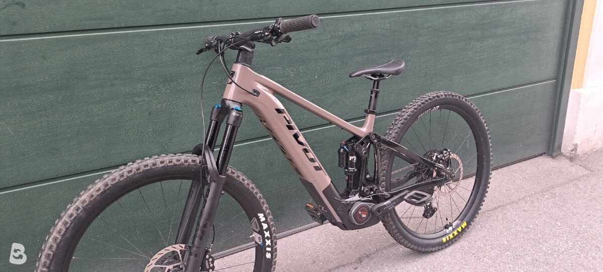 Pivot Shuttle AM Pro/Ride 2025