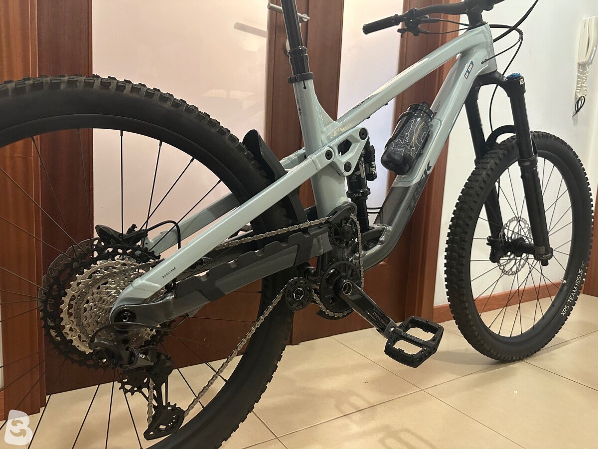 Trek Slash 8 2025