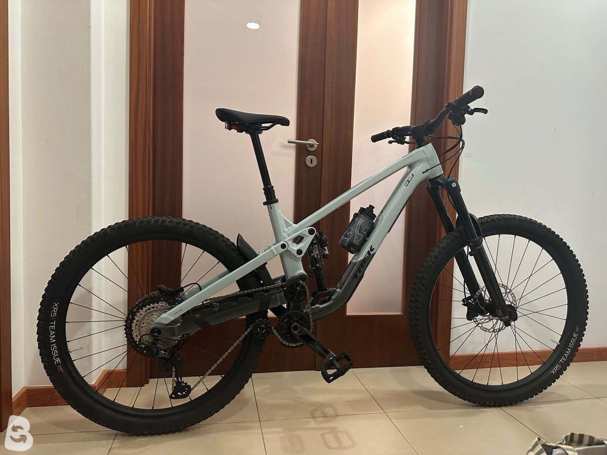 Trek Slash 8 2025