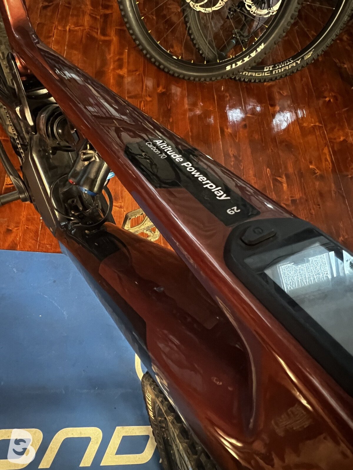Rocky Mountain Altitude Carbon 70 2023