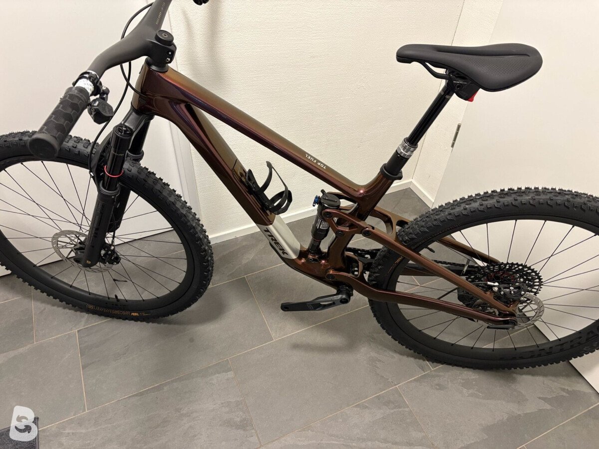 Trek Top Fuel 9.9 X0 AXS Gen 4 2025