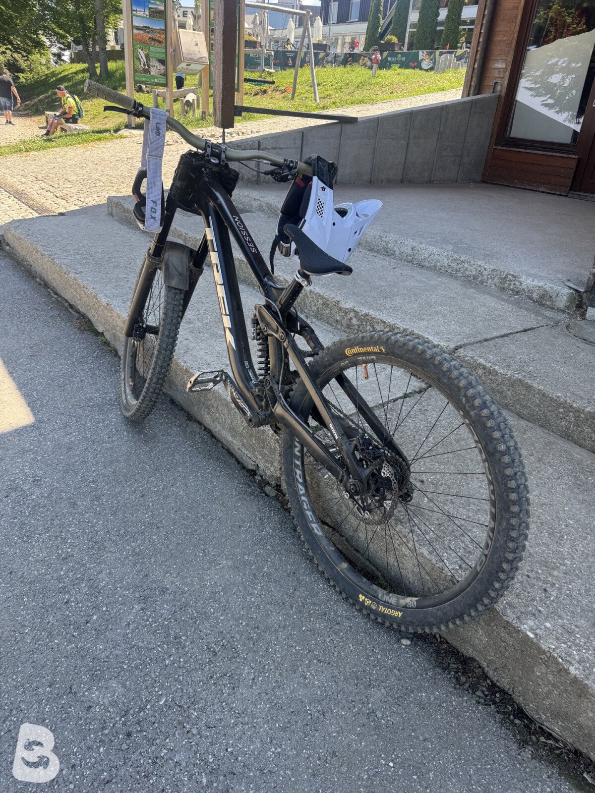 Trek Session 8 2025