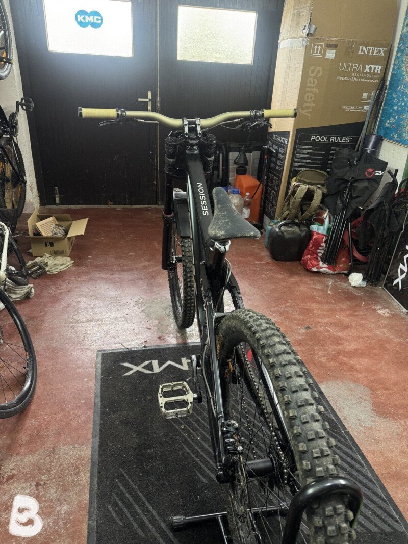 Trek Session 8 2025